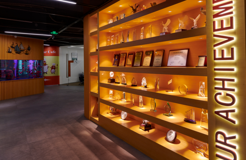 华亿(中国)一站式服务官网荣获艾默生颁发的八大奖项,2023力争“兔”飞猛进